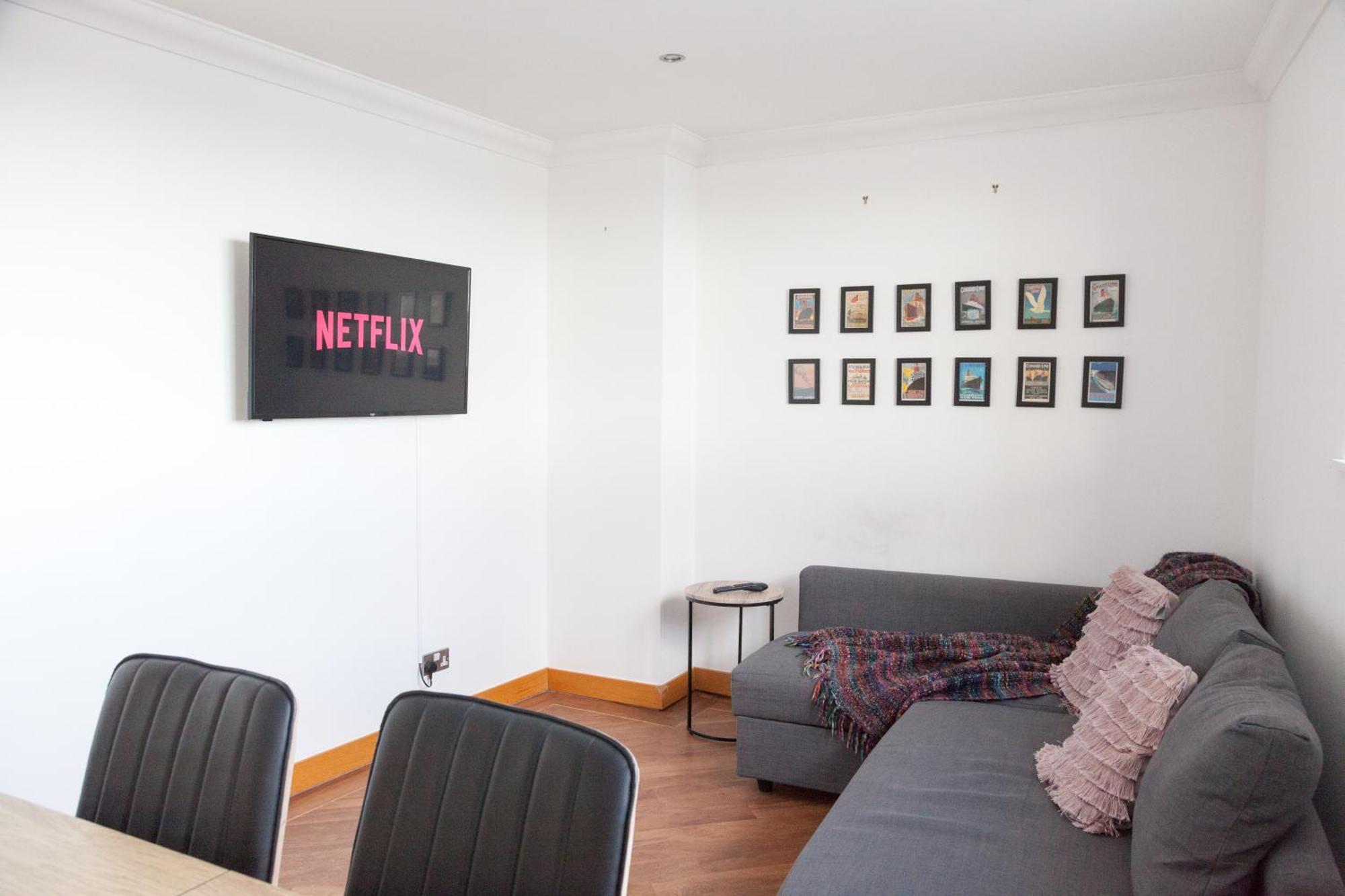 Weekly & Monthly Stays In Penthouse For Contractors Or Leisure Single Or Superking Beds Available 伯肯黑德 外观 照片