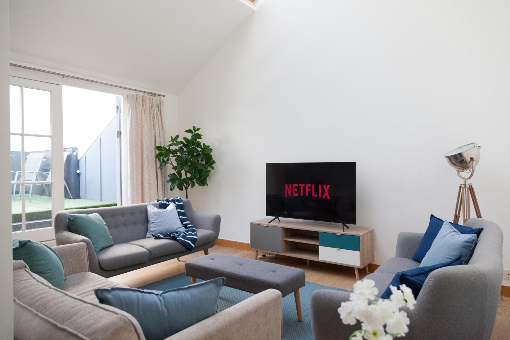 Weekly & Monthly Stays In Penthouse For Contractors Or Leisure Single Or Superking Beds Available 伯肯黑德 外观 照片