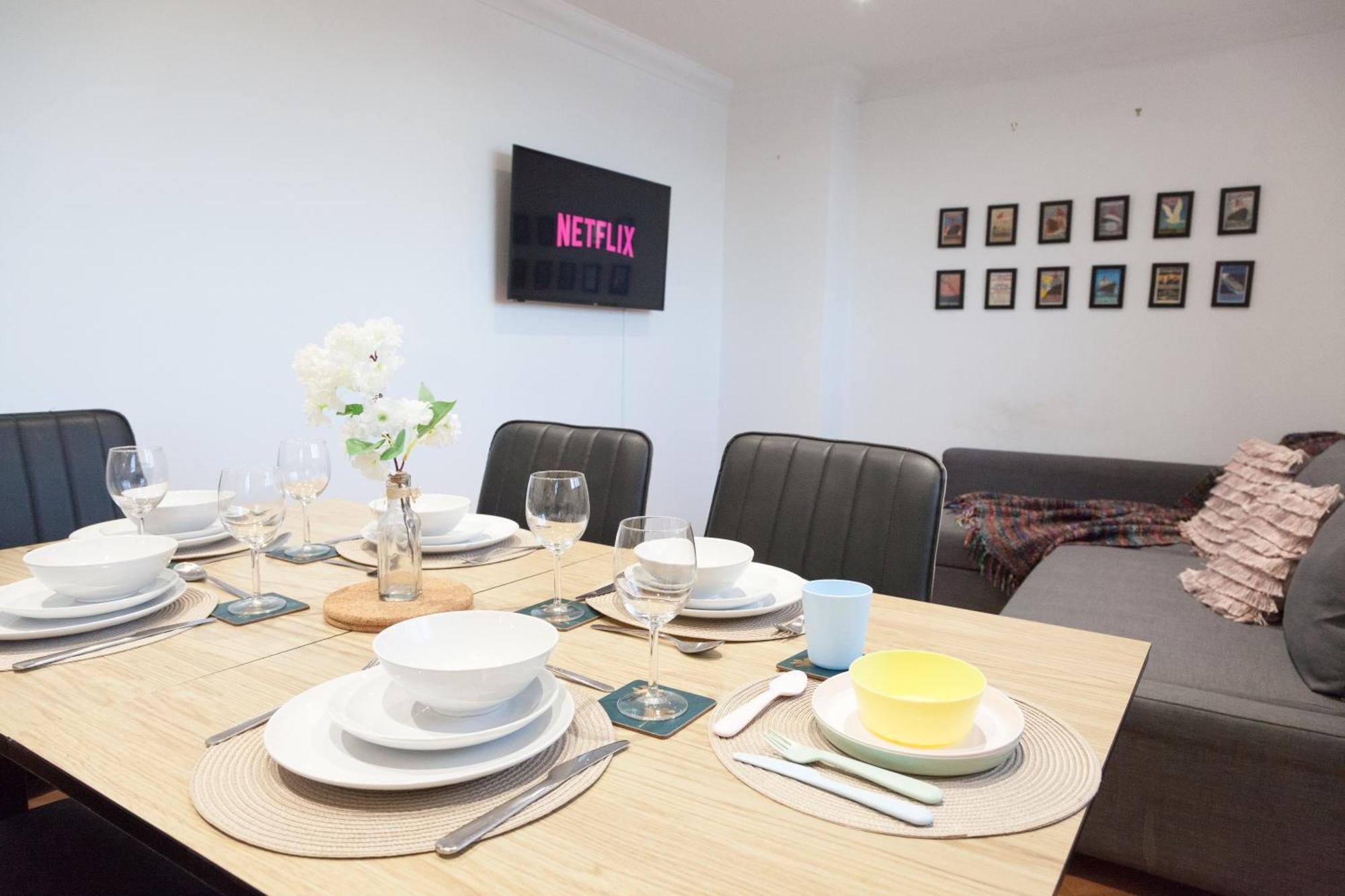 Weekly & Monthly Stays In Penthouse For Contractors Or Leisure Single Or Superking Beds Available 伯肯黑德 外观 照片